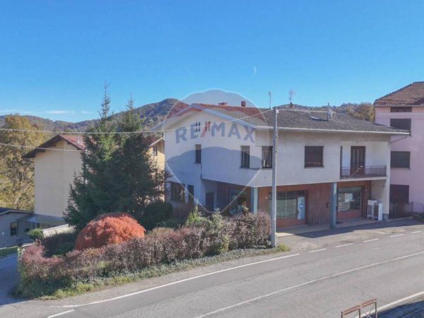casa indipendente in vendita a Valdilana in zona Vico