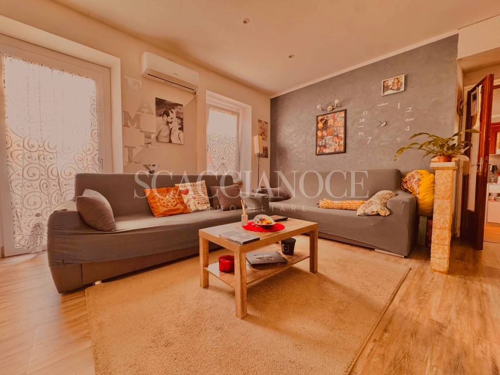 casa indipendente in vendita a Valdilana in zona Oro