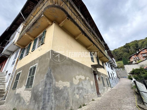 casa indipendente in vendita a Valdilana in zona Mosso