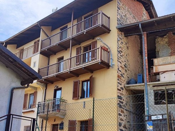 casa indipendente in vendita a Valdilana in zona Bulliana