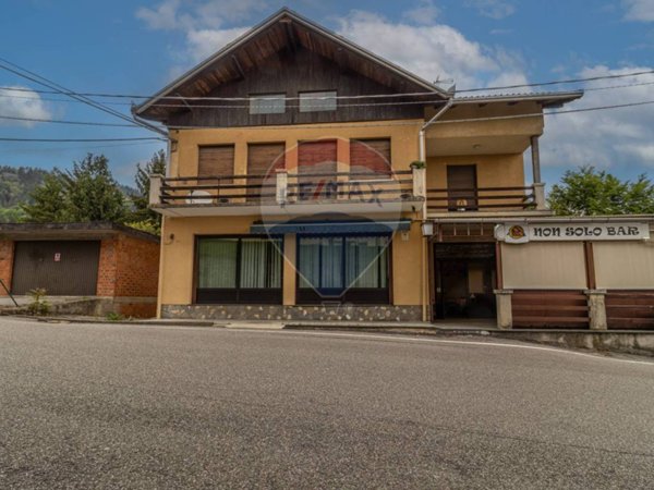 casa indipendente in vendita a Valdilana in zona Oro