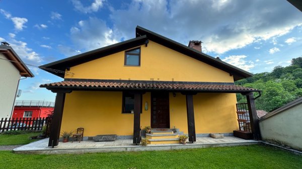 casa indipendente in vendita a Valdilana in zona Vaudano