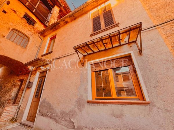 casa indipendente in vendita a Valdilana in zona Bulliana