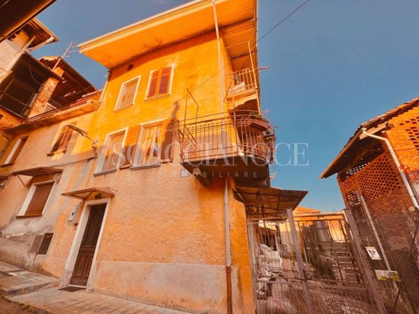 casa indipendente in vendita a Valdilana in zona Bulliana