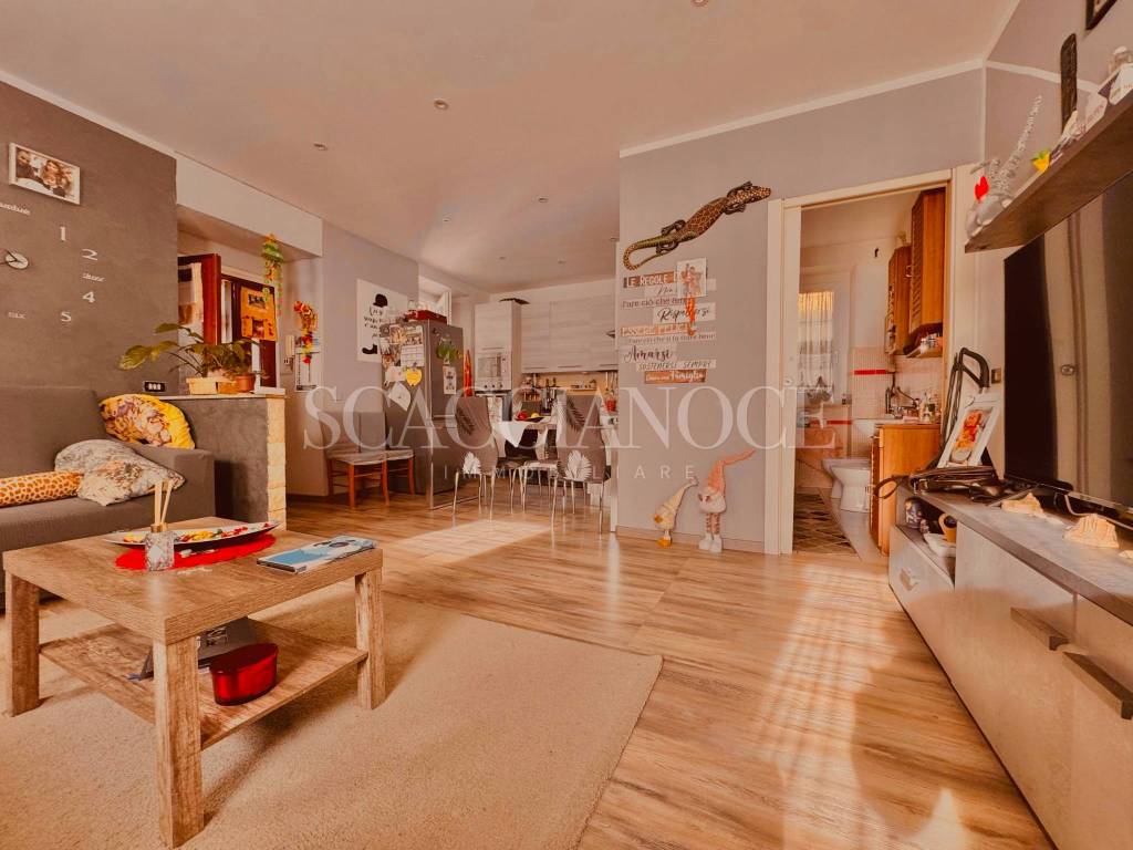 casa indipendente in vendita a Valdilana in zona Trivero