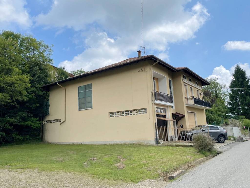 casa indipendente in vendita a Valdilana in zona Botto