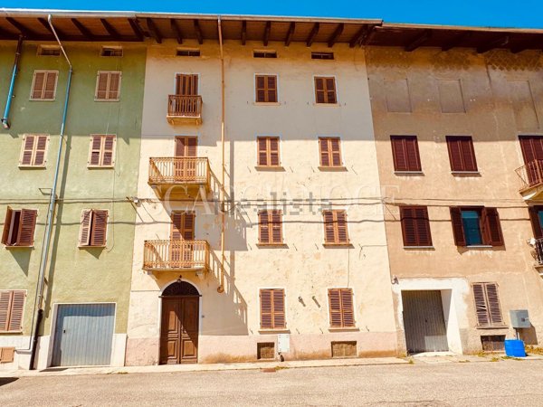 casa indipendente in vendita a Valdilana in zona Vico