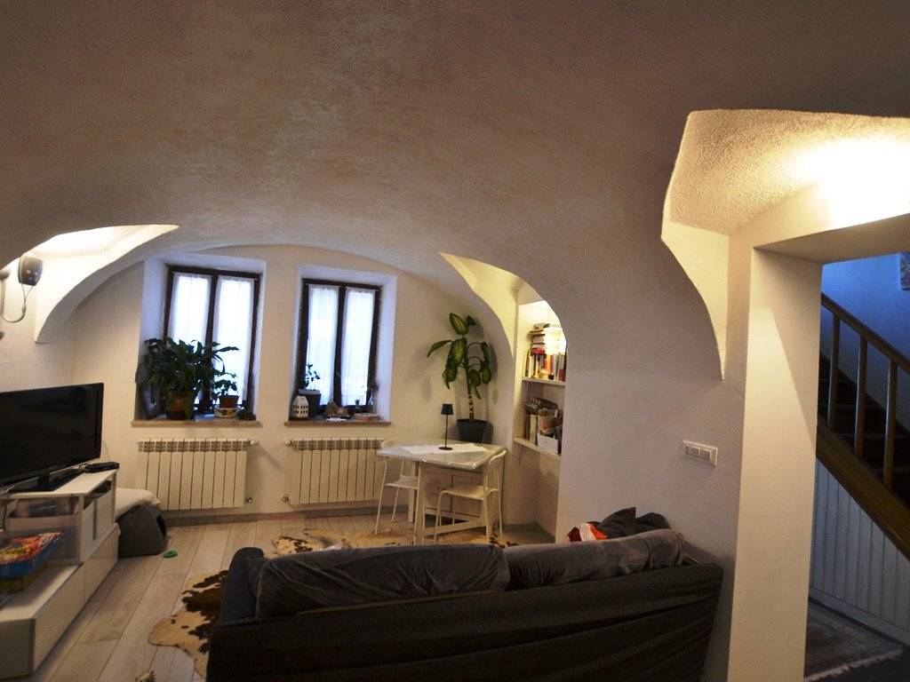 casa indipendente in vendita a Valdilana in zona Ponzone