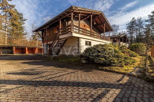 casa indipendente in vendita a Valdilana in zona Vico