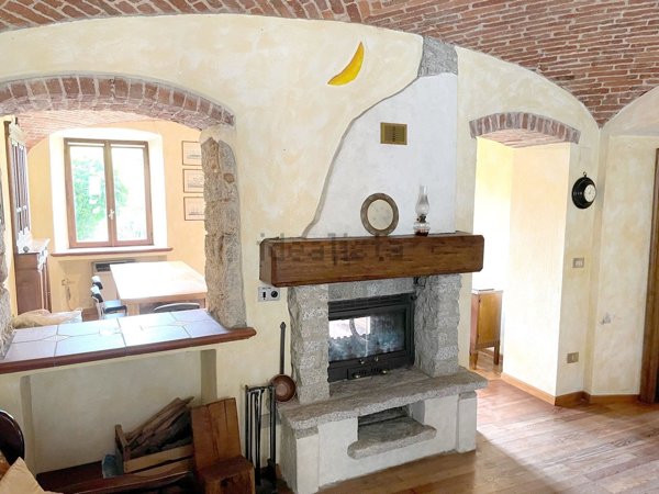 casa indipendente in vendita a Valdilana