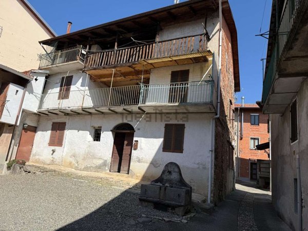 appartamento in vendita a Valdilana in zona Pratrivero