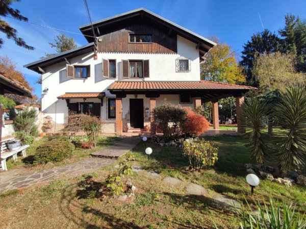 casa indipendente in vendita a Valdilana