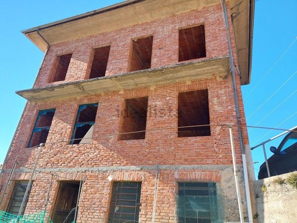 quadrivano in vendita a Valdilana in zona Ponzone