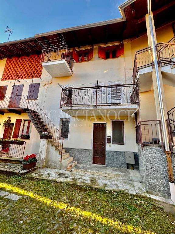 casa indipendente in vendita a Valdilana in zona Vico