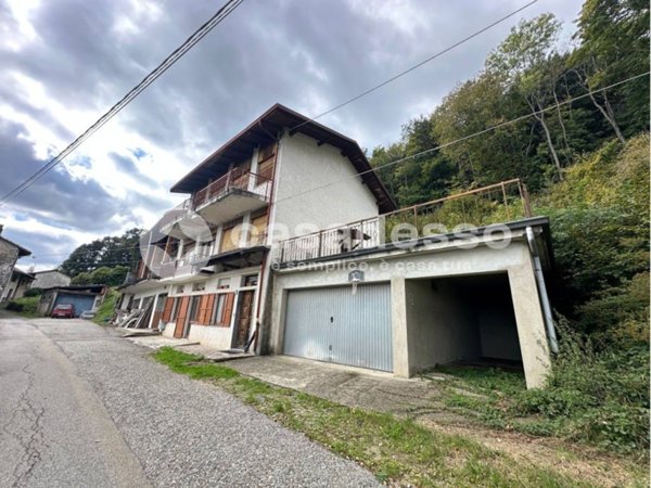 casa indipendente in vendita a Valdilana in zona Vico
