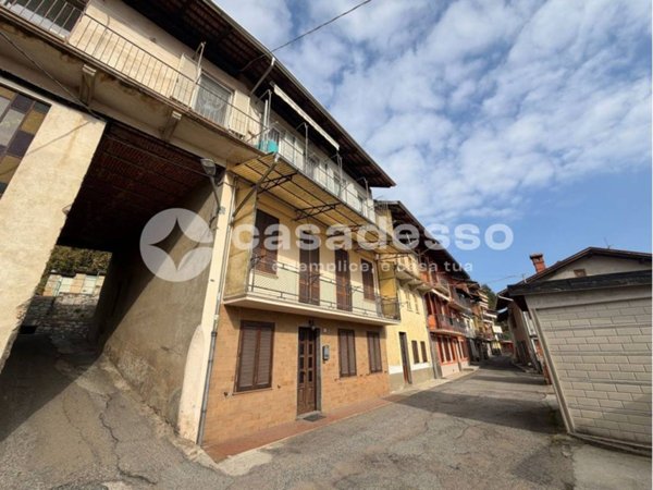 casa indipendente in vendita a Valdilana in zona Trivero