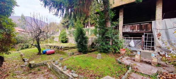 casa indipendente in vendita a Valdilana in zona Vico