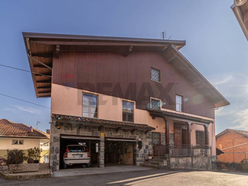 casa indipendente in vendita a Valdilana in zona Vico