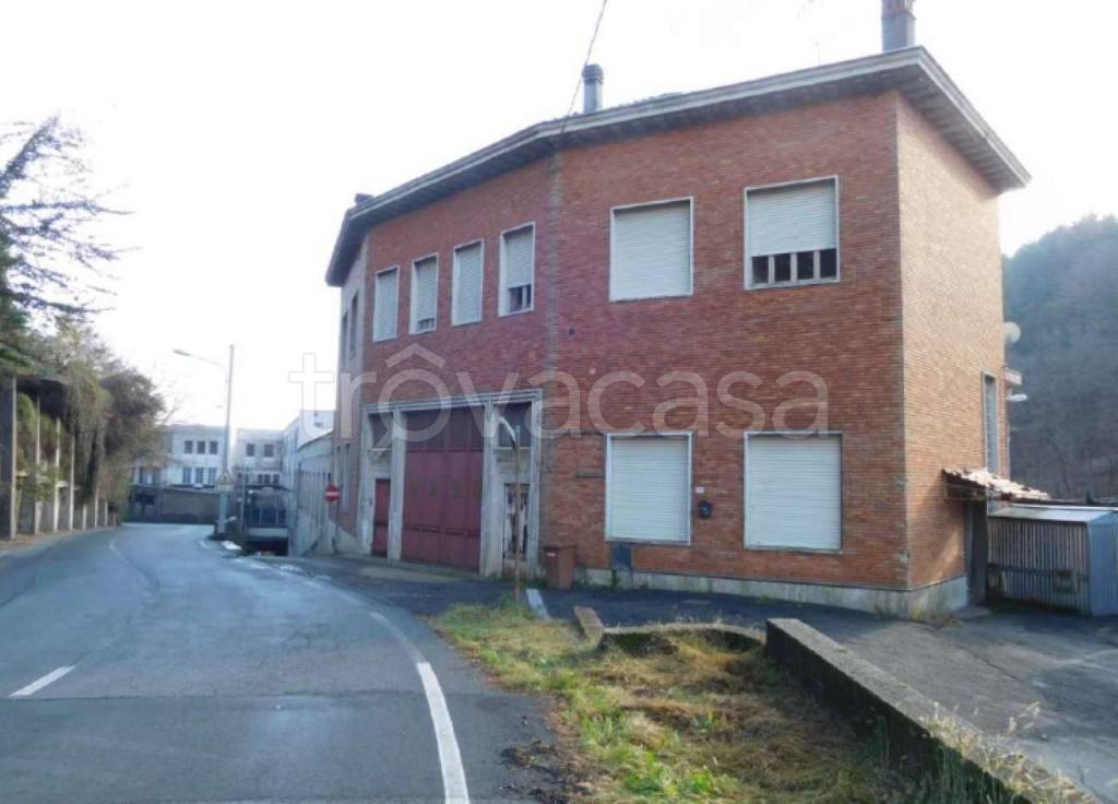 capannone in vendita a Valdilana in zona Vico