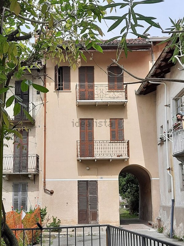 casa indipendente in vendita a Valdilana in zona Valle Mosso