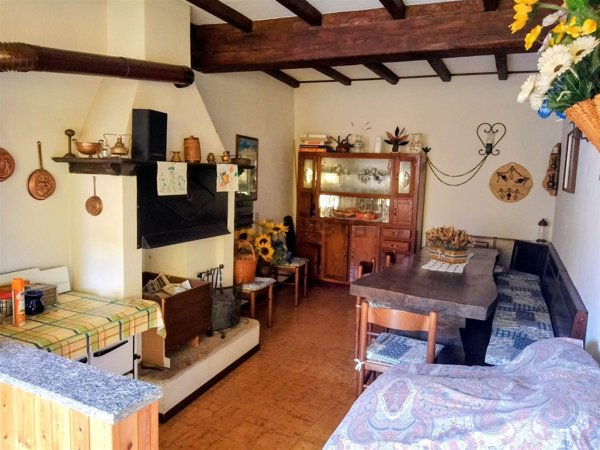 casa indipendente in vendita a Valdilana