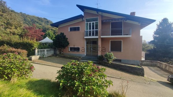 casa indipendente in vendita a Valdilana in zona Valle Mosso