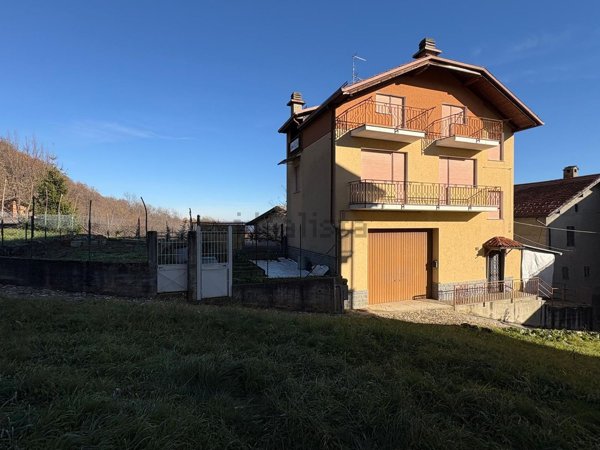 casa indipendente in vendita a Valdilana