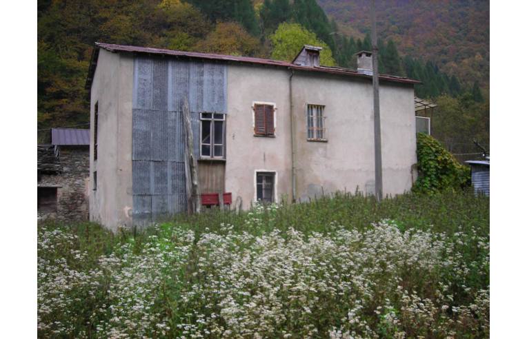 casa indipendente in vendita a Valdilana in zona Soprana