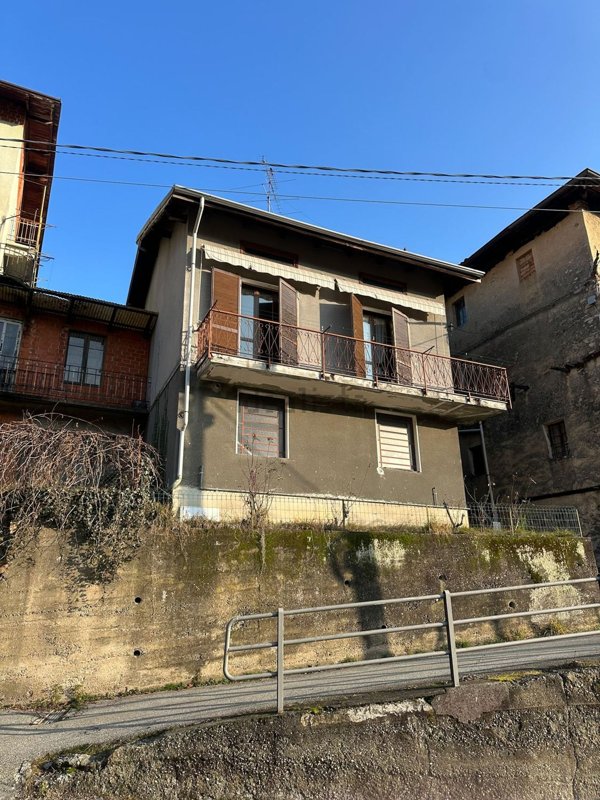 casa indipendente in vendita a Valdilana