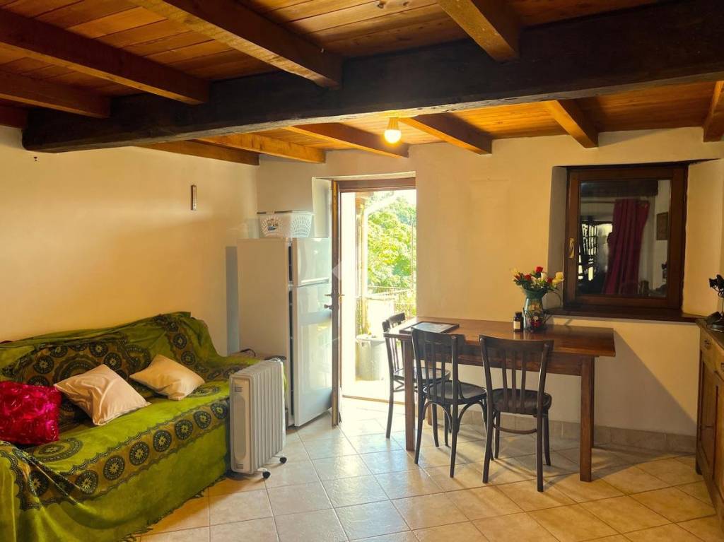 casa indipendente in vendita a Valdilana