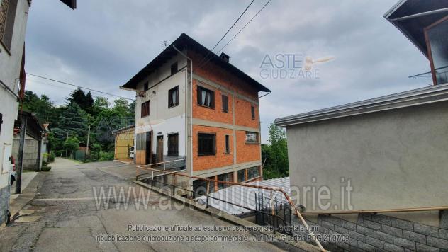 locale commerciale in vendita a Valdilana in zona Vico