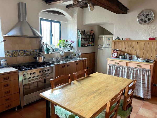 casa indipendente in vendita a Valdilana in zona Vico