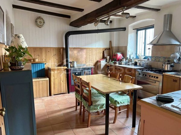 casa indipendente in vendita a Valdilana in zona Vico