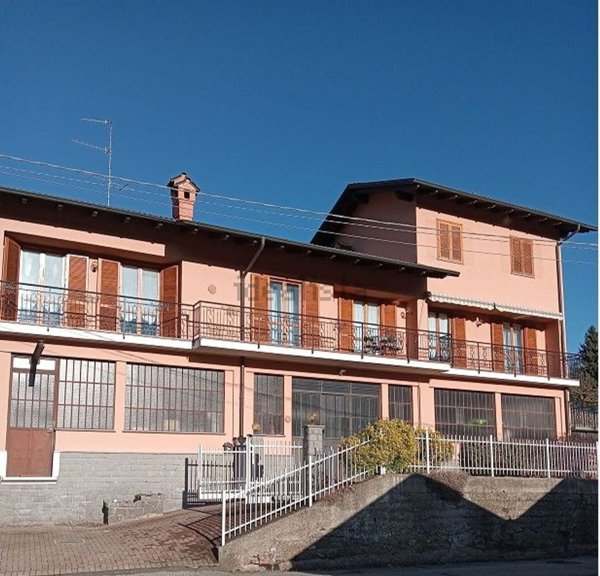 casa indipendente in vendita a Valdilana in zona Ponzone