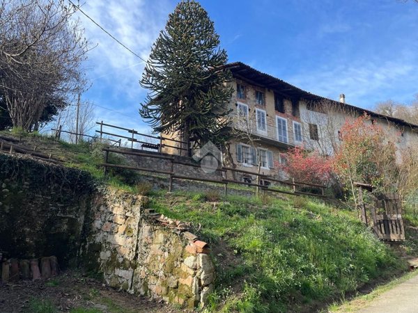 casa indipendente in vendita a Valdilana