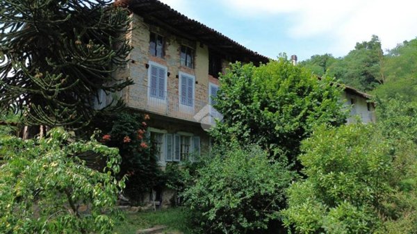 casa indipendente in vendita a Valdilana in zona Soprana