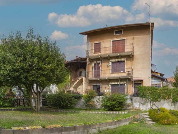 casa indipendente in vendita a Valdilana