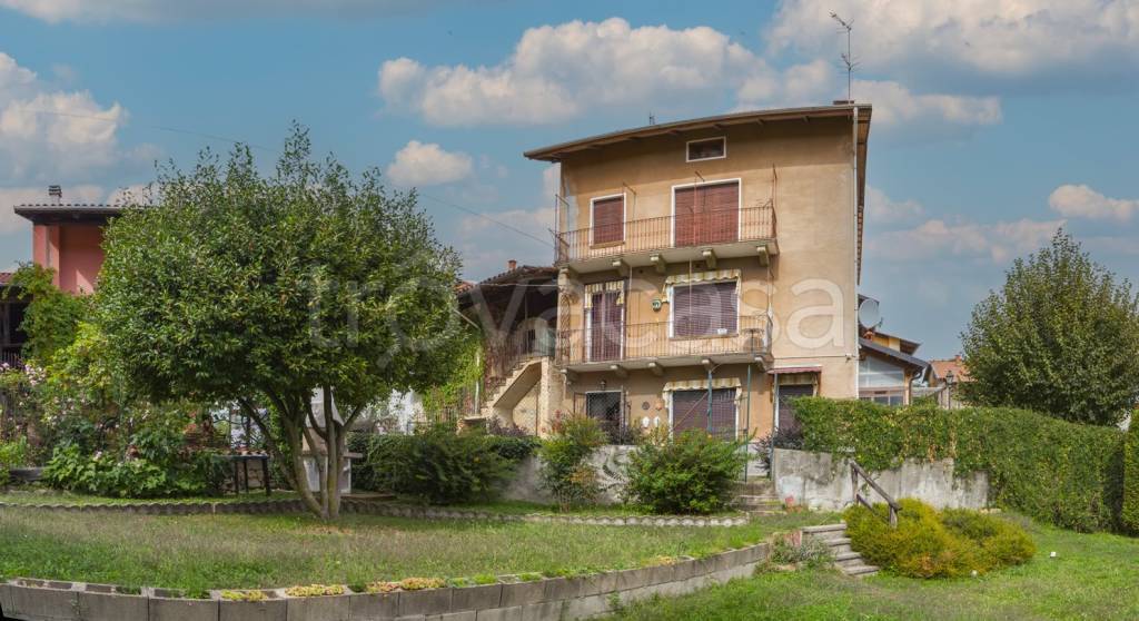 casa indipendente in vendita a Valdilana