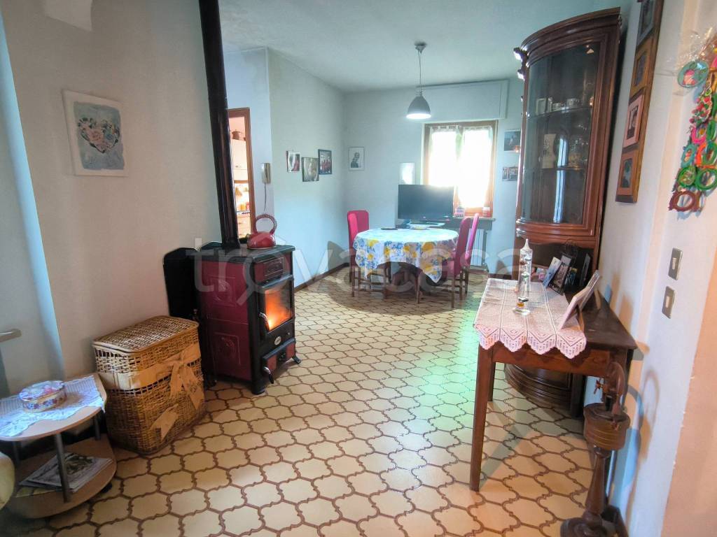 casa indipendente in vendita a Valdilana in zona Vico