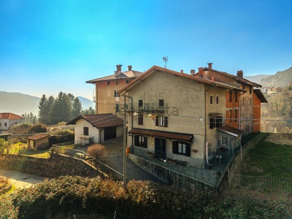 casa indipendente in vendita a Valdilana in zona Mosso
