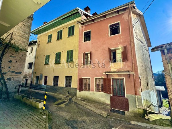 casa indipendente in vendita a Valdilana in zona Mosso