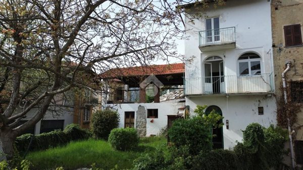 casa indipendente in vendita a Valdilana