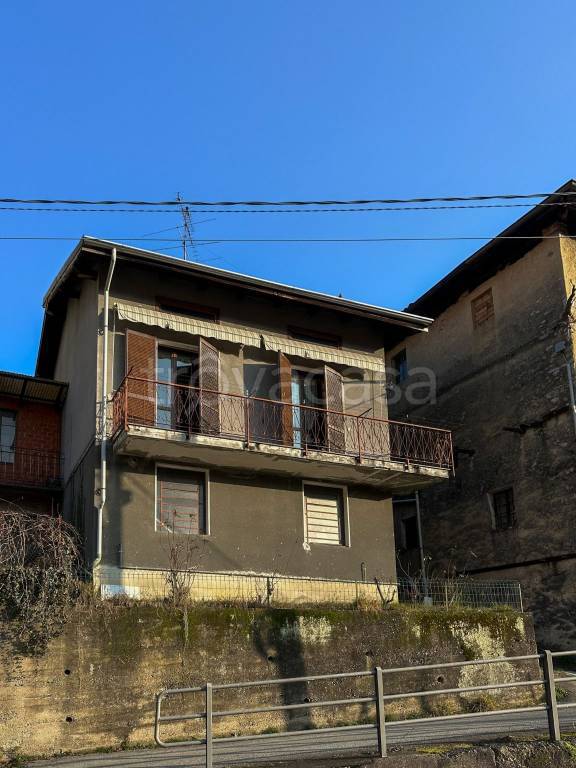 casa indipendente in vendita a Valdilana in zona Vico