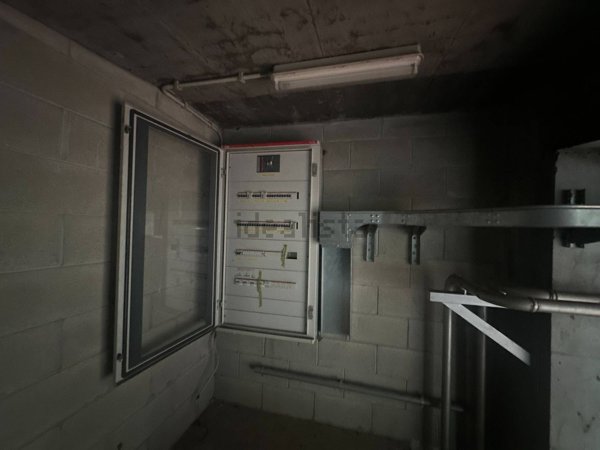 locale di sgombero in vendita a Valdilana in zona Ormezzano