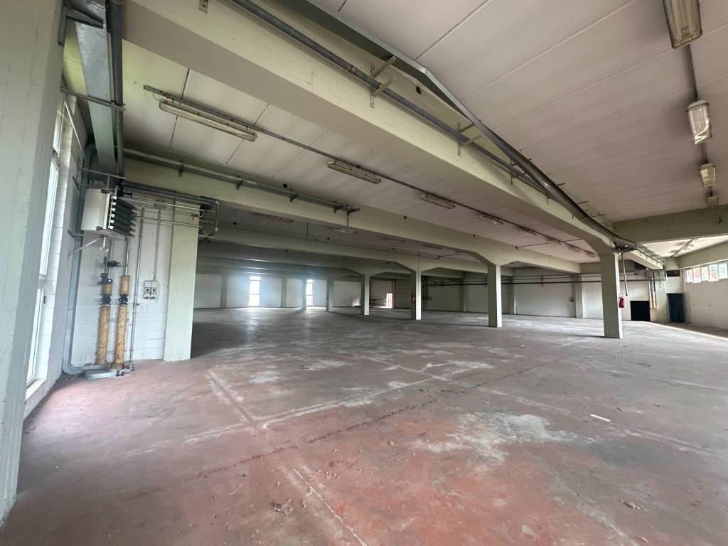 locale commerciale in vendita a Valdilana in zona Valle Mosso