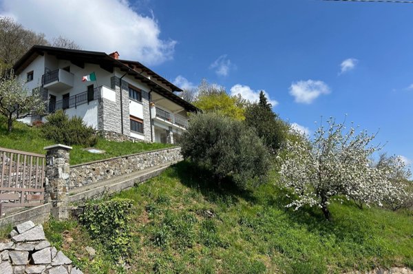 casa indipendente in vendita a Valdilana in zona Vico
