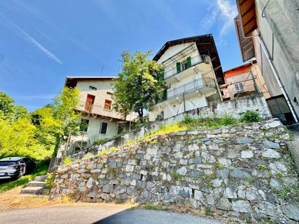 casa indipendente in vendita a Valdilana in zona Vico