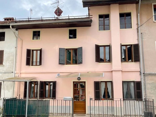 casa indipendente in vendita a Valdilana in zona Trivero