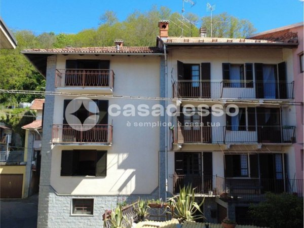 casa indipendente in vendita a Valdilana in zona Vico