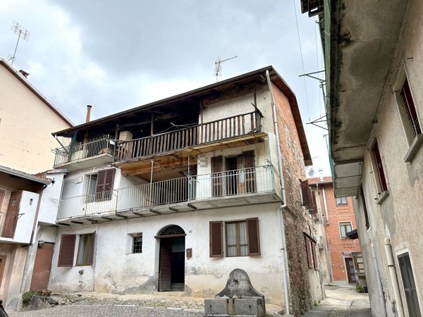 casa indipendente in vendita a Valdilana